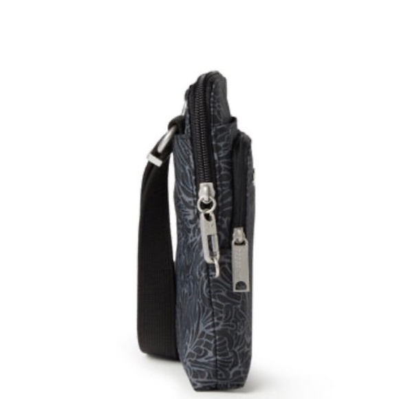 Baggallini anti- theft small crosdbody bag - Picture 4 of 5